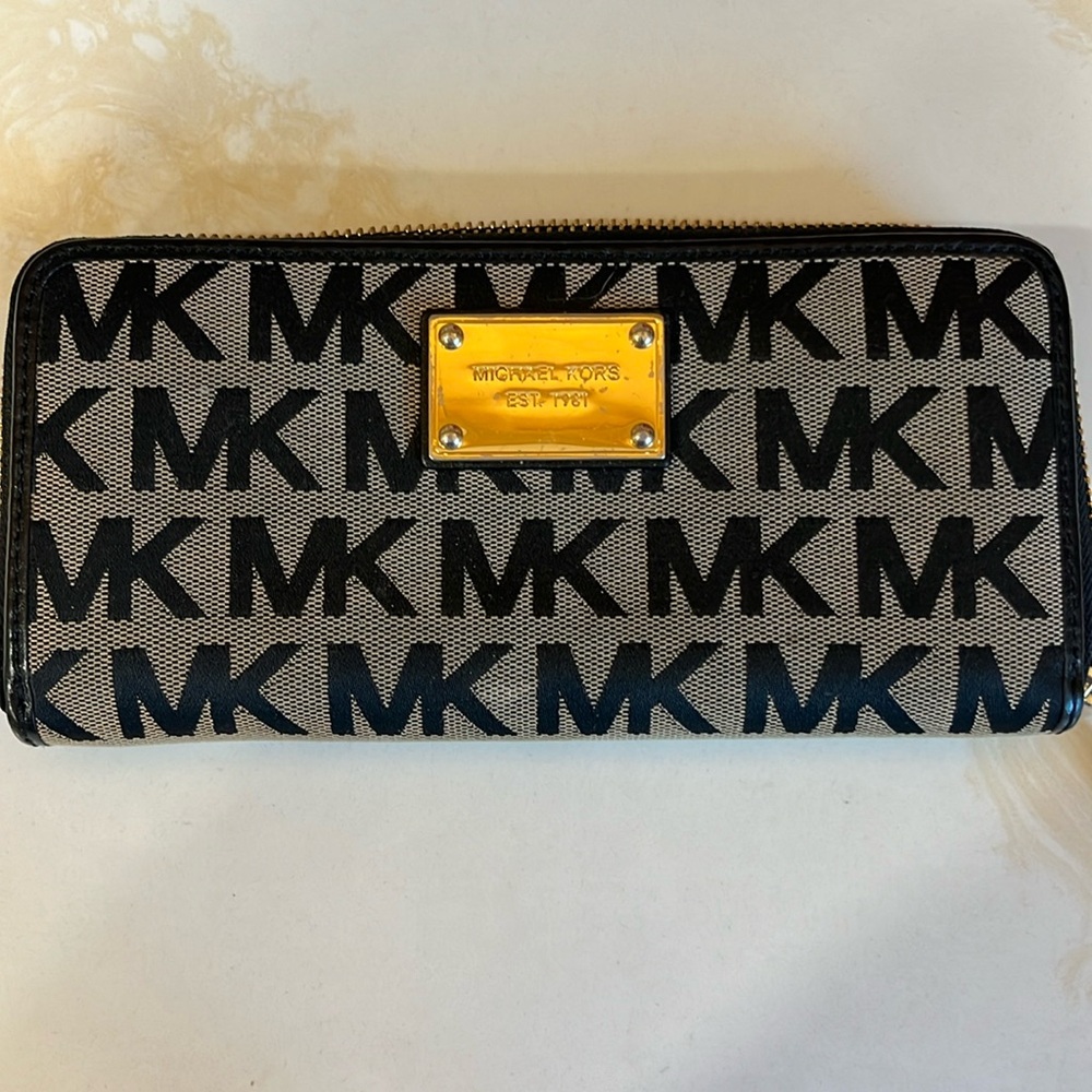 Michael Kors wallet